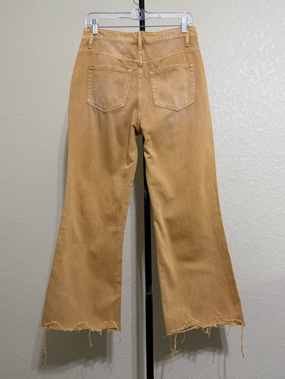 Vervet Kiss of California Crop Flare Distressed Jeans Tan Size 27 NWT - Picture 9 of 11